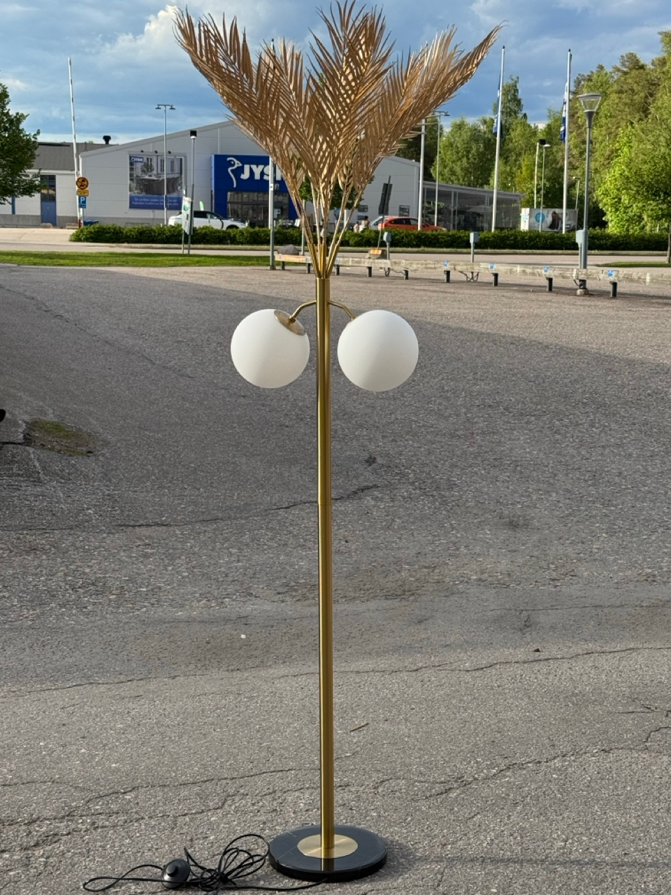 216