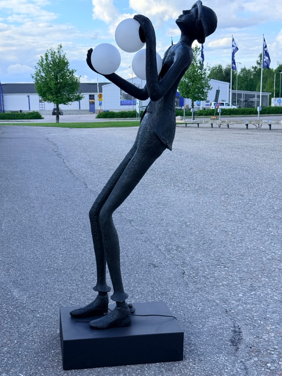 218